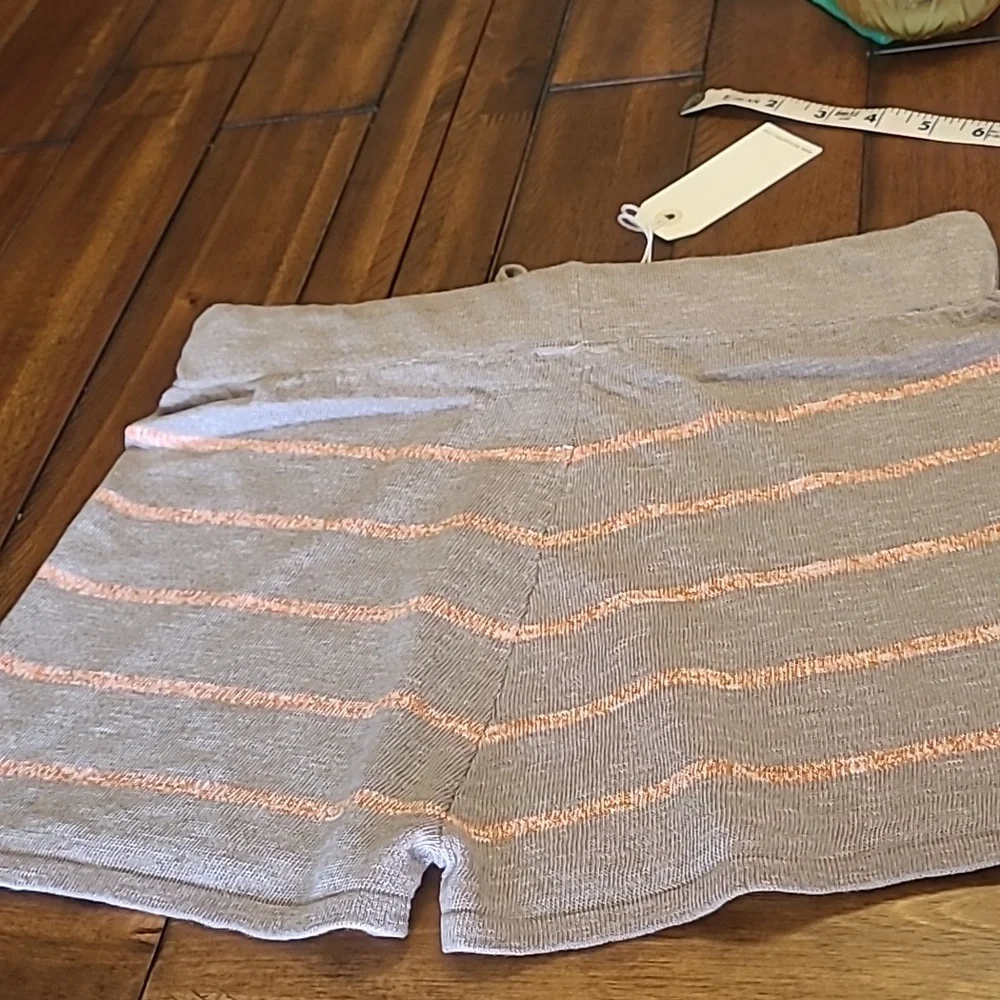 BY TOGETHER NWT SHORTS sz Medium Tan Orange Stripe - Picture 3 of 6